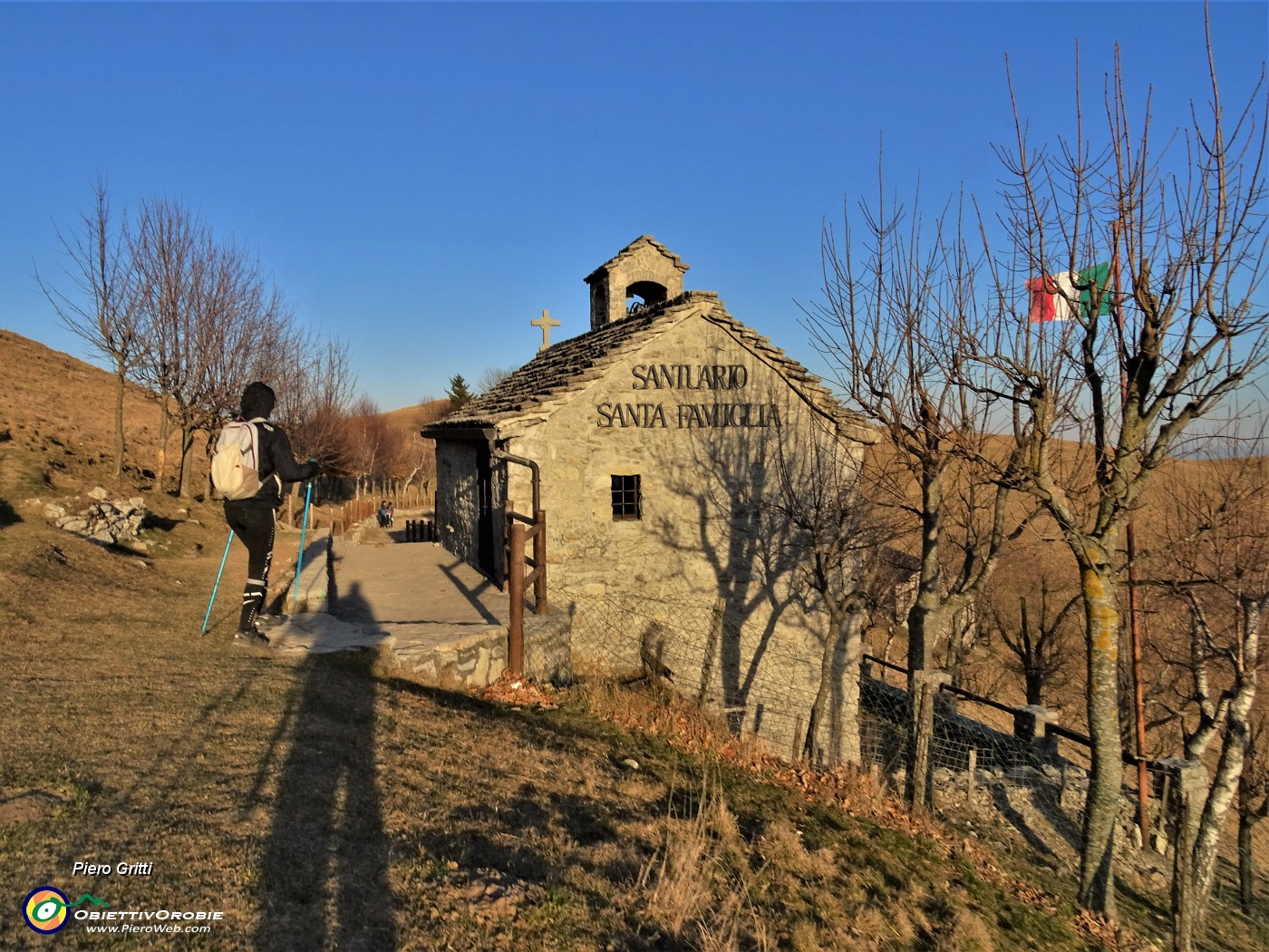 51 Aria gelida...ci siamo abbassati al Santuario Sacra Famiglia (1230 m).JPG